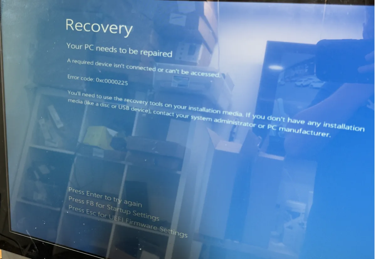 Windows Recovery screen showing error 0xc0000225, a required device isn't connected or can't be accessed